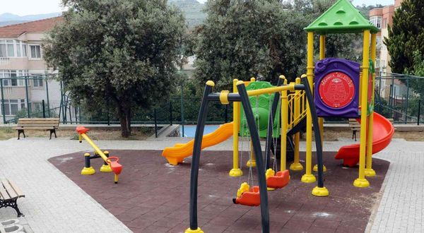 Mudanya’da parklar yenileniyor
