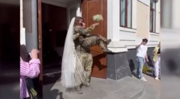Ukrayna-Rusya savaşı düğünleri de etkiledi!