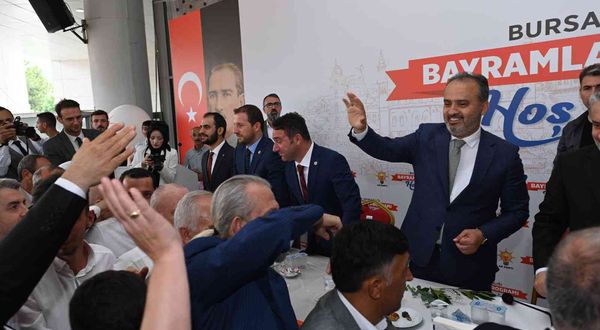 AK Parti Bursa Teşkilatı bayramlaştı: "Yatırımlar hız kesmeden sürecek"