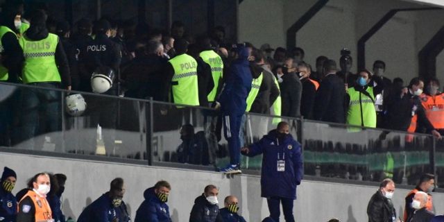 Denizlispor-Fenerbahçe maçında yöneticiler arasında tartışma çıktı