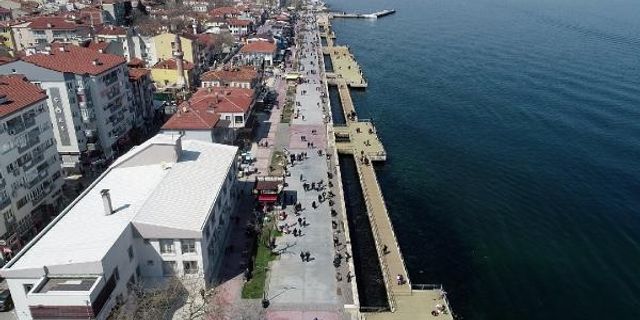 Bursa'nın sahil ve caddelerinde 'kısıtlamasız hafta sonu' kalabalığı