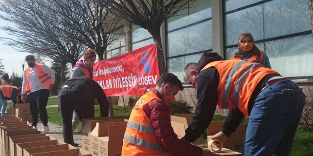 LÖSEV’DEN TÜM HASTALARINA KOLİ KOLİ MUTLULUK!