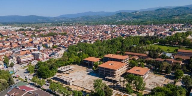 Vali Canbolat yeni belediye binası şantiyesini inceledi