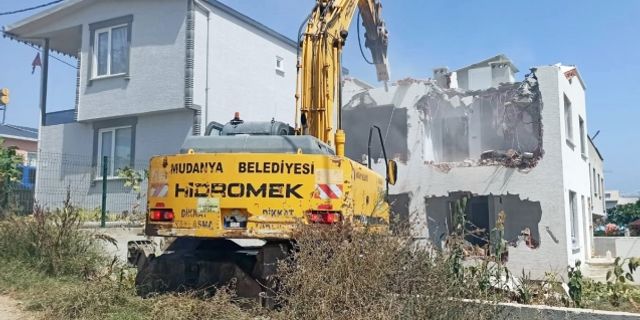 Mudanya’da kaçak yapılaşmayla mücadele sürüyor