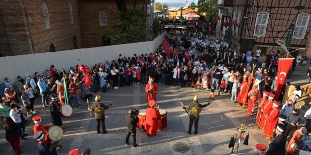 Bursa'nın kurtuluşunun 99. yılı kutlamaları coşkuyla başladı