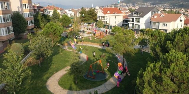 Çocukların tasarladığı parkı çocuklar açtı