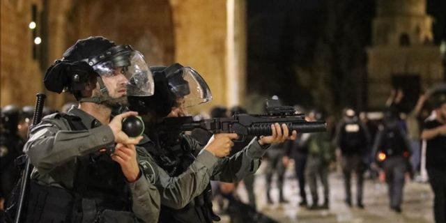 Kudüs'te Mevlid Kandili sırasındaki saldırıda 130 kişi yaralandı