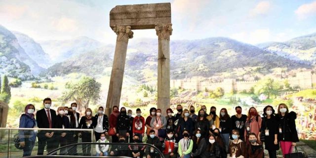 Fetih Müzesi yabancı öğrencileri ağırladı