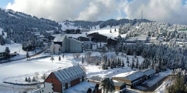 Uludağ’da kar düşmesiyle beraber oteller de misafirlerini ağırlamaya başladı