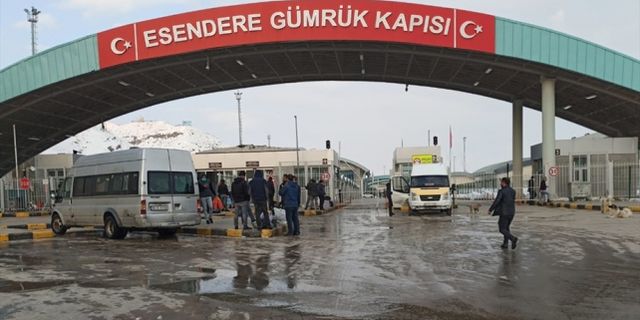 İran 15 gün süreyle Türkiye sınır kapılarını kapattı!