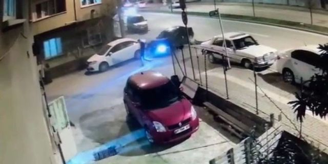 Park halindeki otomobile çarptı şoka uğradı