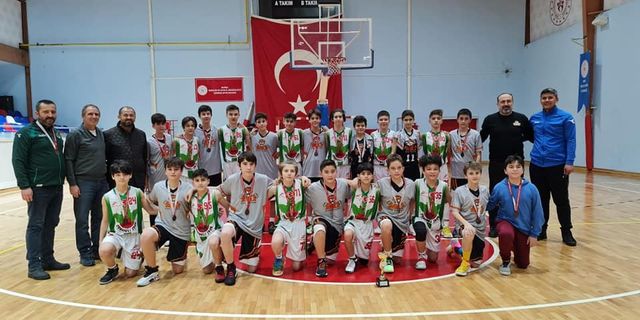 Orhaneli'nin spor yatırımları kupayla taçlandı