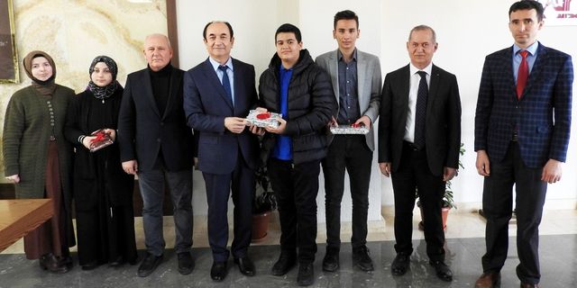 Bursa'da başarılı öğrencilere ödül