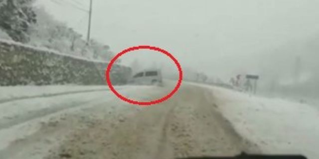 Yollar buz pistine döndü, tedbirsiz sürücüler kaza yaptı