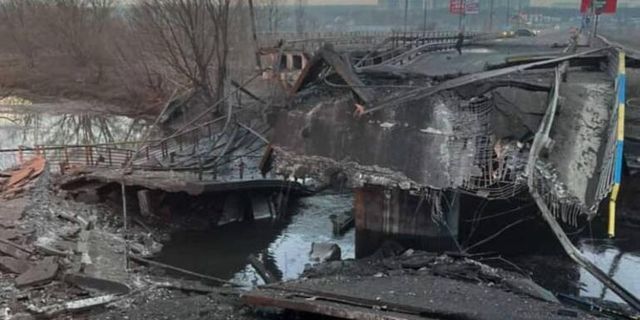 Ukrayna'da son durum! Ruslar Kiev'de köprüleri havaya uçuruyor...