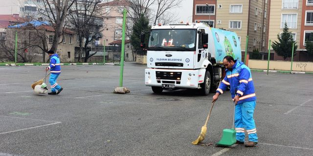 Yıldırım Belediyesi, temizlik çalışmalarına aralıksız devam ediyor