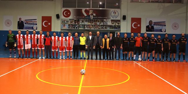 Gürsu Futsal Turnuvası rekabet heyecanıyla başladı