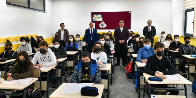 Mustafakemalpaşa Belediyesi'nden sınav öğrencilerine destek