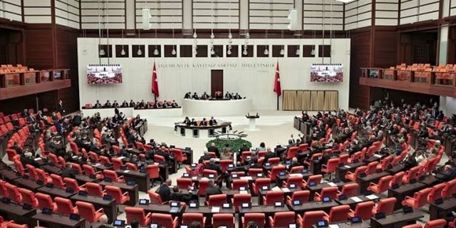 Mecliste CHP vekillerinin olmaması tepki çekti