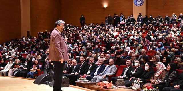 Kestel Kitap Günleri'nde Hayati İnanç’a büyük ilgi