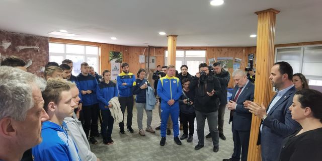 TİESF Başkanı Bursa’da ağırlanan Ukraynalı sporcuları ziyaret etti