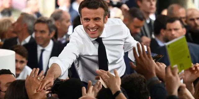 Macron yeniden cumhurbaşkanı seçildi!