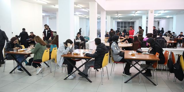 Nilüfer Belediyesi’nden Uludağ Üniversitesi’nde eğitim gören öğrencilere iftar yemeği
