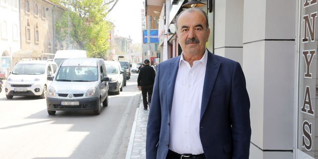 Başkan Türkyılmaz'dan Büyükşehir'e: "Yapamıyorsanız yetki verin ana caddeleri biz yapalım"