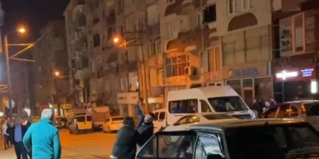 Bursa'da cadde ortasında bıçaklı kavga