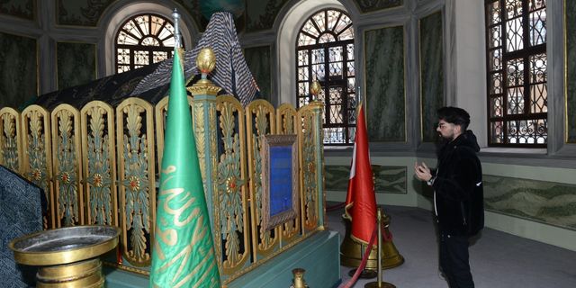 Mehmet Çevik, Emir Sultan Türbesi'nde dua etti