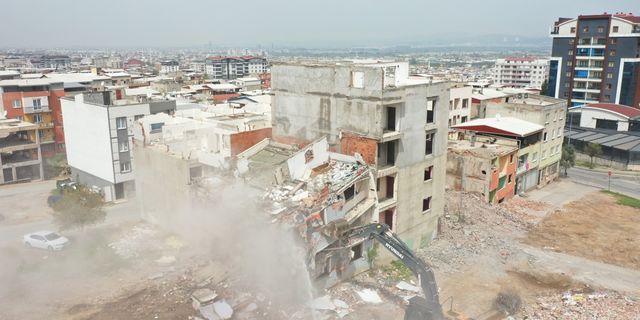 Yiğitler Mahallesi’nde yıkım çalışmalarına hız verildi