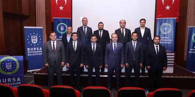 Bursa Büyükşehir Belediyespor Kulübü’nde Gökhan Dinçer güven tazeledi!