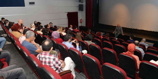 Ezel Akay Nilüfer'de sinemaseverler ile buluştu