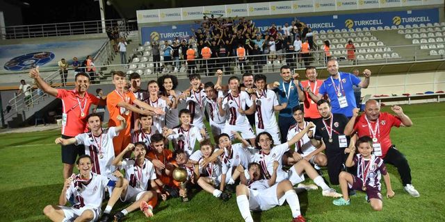 İnegölspor U15 Türkiye şampiyonu
