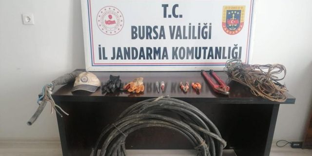 Kablo hırsızları suç üstü yakalandı