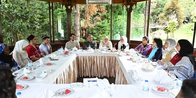 Başkan Aktaş, yabancı öğrencilerle kahvaltıda buluştu
