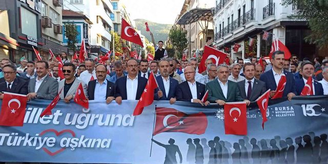 Bursa’da binlerce kişi demokrasi yürüyüşünde buluştu