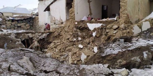 İran'da art arda şiddetli depremler! Ölü ve yaralılar var!