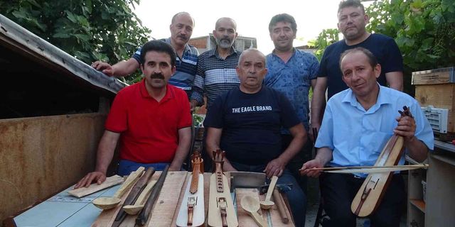 Yetmiş yıllık geleneklerini Bursa’da yaşatmaya çalışıyorlar
