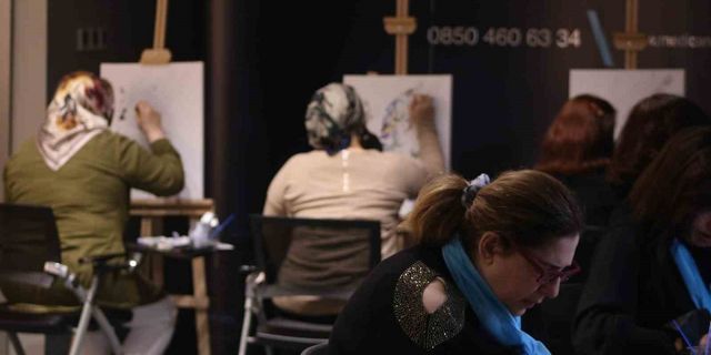 Kanser hastaları sanat ile hayata tutunuyor