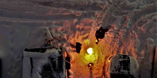 Uludağ’da gündüz kayak gece ateş başında sohbet keyfi