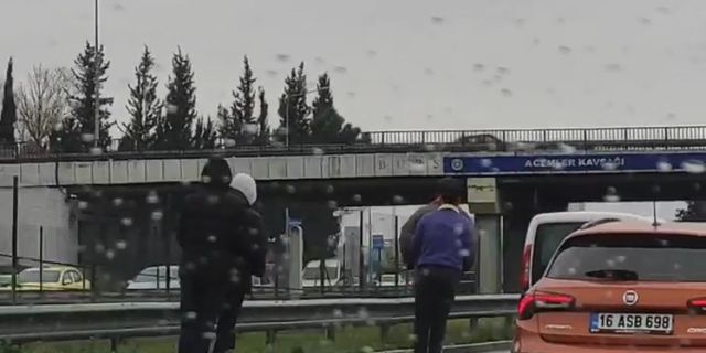 Bursa’da gençlerin tehlikeli scooter yolculuğu kamerada
