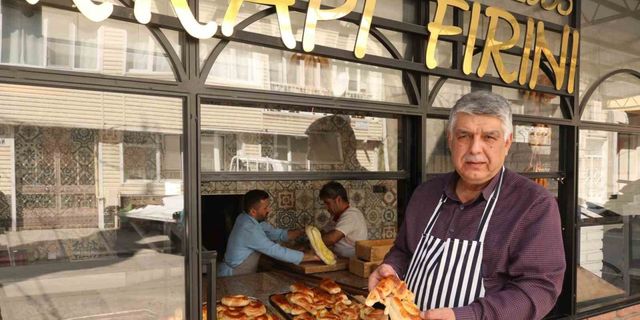 (Özel) 90 yıllık gelenek...Çocuklar için iftariyelik tabanca ve kılıç poğaça