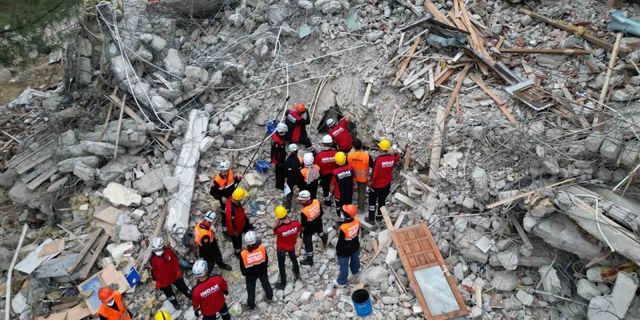 7.2 büyüklüğündeki depremi canlandırdılar!