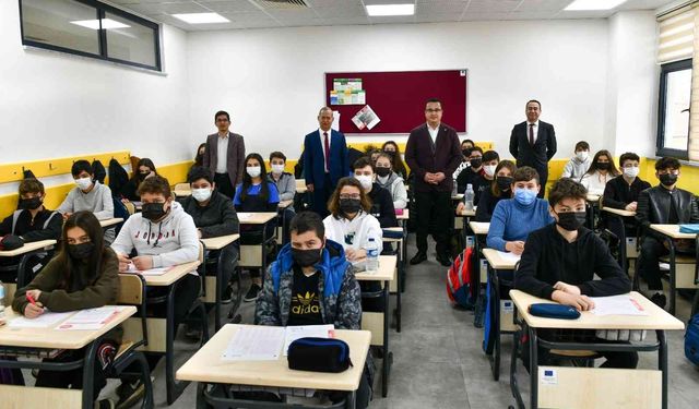 Mustafakemalpaşa Belediyesi'nden sınav öğrencilerine destek