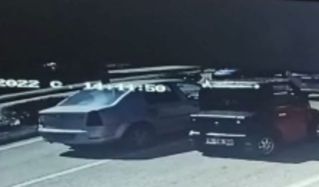 Aday sürücü yönetimindeki otomobil ile motosiklet çarpıştı!