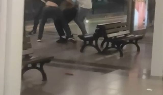 Bursa'da Metro istasyonunda kavga