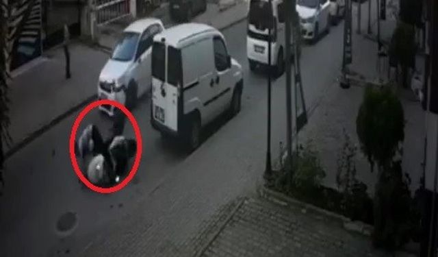 Aynasını kullanmayan sürücü motosikletliye çarptı, ardından kaçtı!