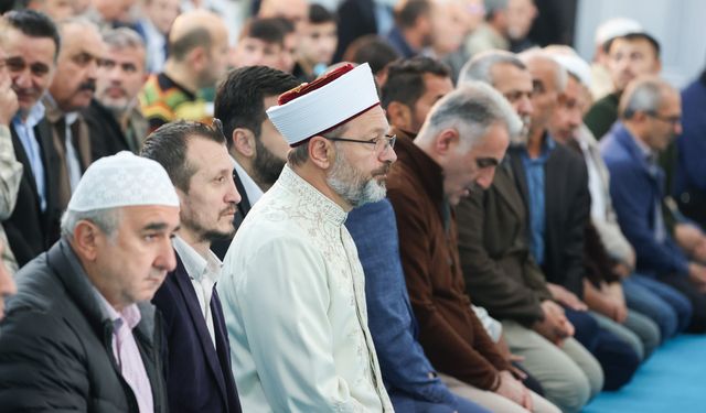 Diyanet İşleri Başkanı Erbaş: "Bu caniler, cesaretlerini ümmeti Muhammed'in suskunluğundan alıyor"