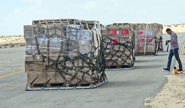 Türkiye'nin Gazze Şeridi'ndeki Filistinliler için gönderdiği yardımlar Mısır'a ulaştı